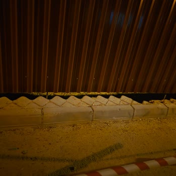 İnşaat Tozu Ve Yol Çökmesi Mağduriyeti: Belediyeden Acil Çözüm Bekliyoruz