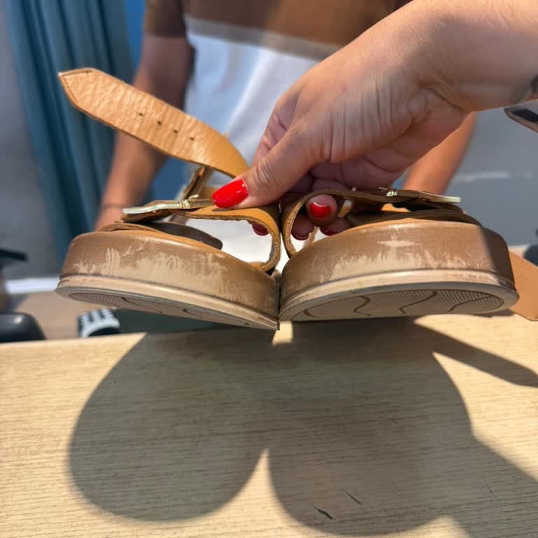 Aldığım Ayakkabının Tabanı Kısa Sürede Renk Attı, Mağduriyetim Giderilmedi