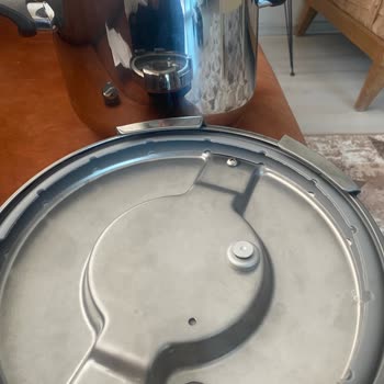 Emsan Düdüklü Tencere İlk Kullanımda Karardı, Mağaza İlgisiz Davrandı