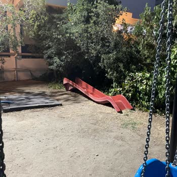 Otel Parkında Çocuklarımın Güvenliğini Tehlikeye Atan Ciddi İhmal Ve İlgisizlik