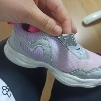 Yeni Alınan Çocuk Ayakkabısının Bant Kısmı 5 Günde Koptu Mağduriyetim Giderilmiyor