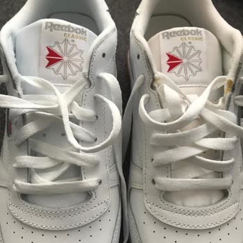 Reebok Ayakkabıda Farklı Astar Renkleri Orijinallik Şüphesi Yaşattı