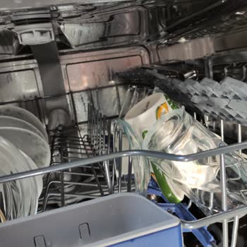 Yeni Alınan Bulaşık Makinesi İlk Günden Beri Lekeli Yıkıyor