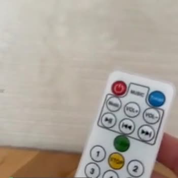 Elele Baby Ana Kucağı Kendi Kendine Tuşa Basıyor