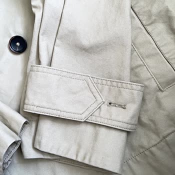 Eksik Parça Nedeniyle Kullanılamayan Trençkot