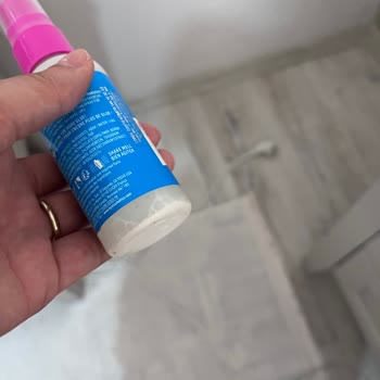 Nyx The Face Glue Makyaj Sabitleyici Topaklanma Yaptı Ve Etkisini Kaybetti