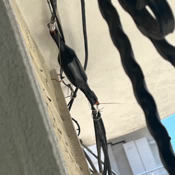 İzinsiz Kablo Ve Kutu Montajı Nedeniyle Maddi Zarar Ve Çözülmeyen Şikayet