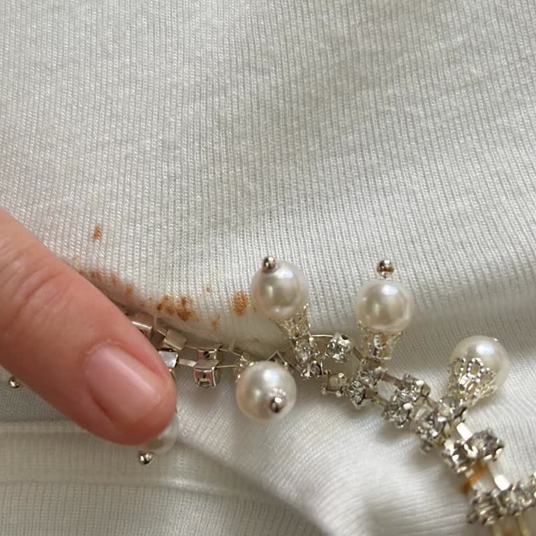 Satın Aldığım Tişörtün Boncukları İlk Yıkamada Renk Verdi