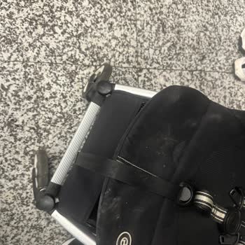 Pegasus Uçuşunda Hasar Gören Bebek Arabası İçin Çözüm Bulunamıyor