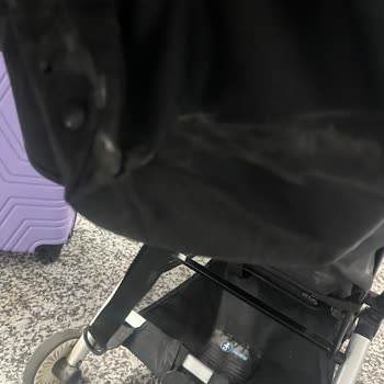 Pegasus Uçuşunda Hasar Gören Bebek Arabası İçin Çözüm Bulunamıyor