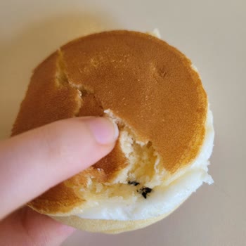 Eti Süt Burger’in İçinden Çıkan Hijyenik Olmayan Maddeyle Mağduriyet Yaşadım