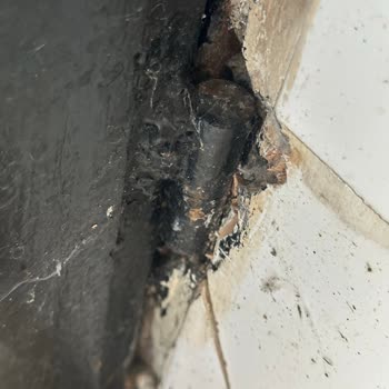 Teslimat Sırasında Apartman Kapısına Verilen Zararın Giderilmemesi