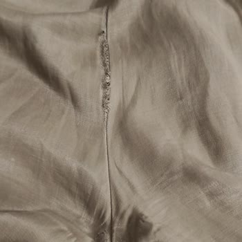 Bir Kez Giyilen Takımda Kumaş Patlaması Ve İlgisiz Satıcı