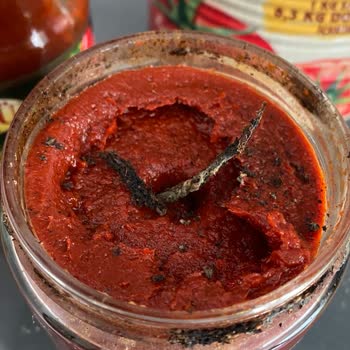 Aldığım Biber Salçası Küflü Ve Hijyenik Olmayan Şekilde Çıktı, Mağduriyet Yaşadım