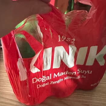 Aldığım Maden Sularının İkisi Yarım Dolu Çıktı