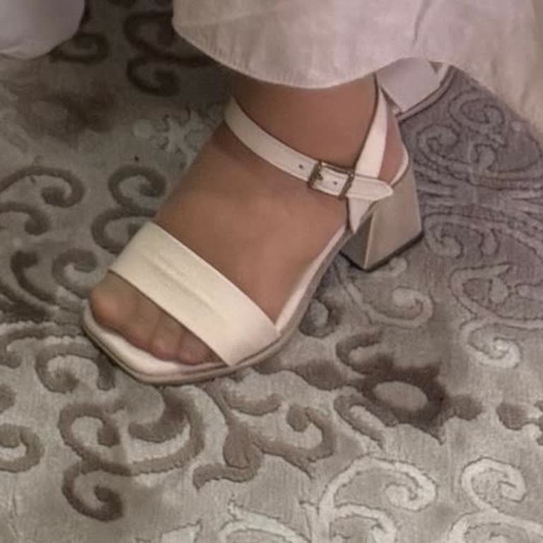 Elle Ayakkabı Düğün İçin Aldığım Sandalet Beş Dakikada Deforme Oldu, Mağdur Edildim