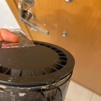 Karaca Yeni Alınan Süpürgenin Toz Haznesi Kırıldı, Garanti Kapsamında Onarım Talebi Reddedildi