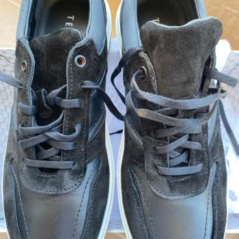 Aynı Sorun İki Kez: Yıpranmış Ve Hatalı Ayakkabı Gönderimi