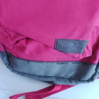 Faber-Castell Kullanılmamış Okul Çantasında Deri Dökülmesi Ve İletişim Sorunu