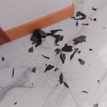 Faber-Castell Kullanılmamış Okul Çantasında Deri Dökülmesi Ve İletişim Sorunu