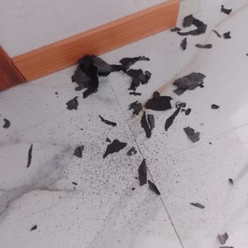 Faber-Castell Kullanılmamış Okul Çantasında Deri Dökülmesi Ve İletişim Sorunu