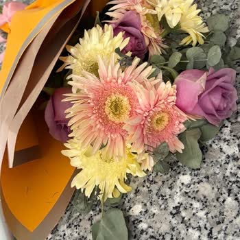 Çiçek Sepeti Özel Günümde Hayal Kırıklığı: Solmuş Ve Kötü Kokulu Çiçek Teslimatı