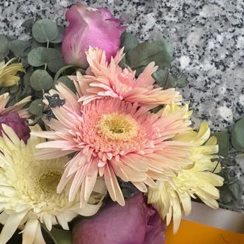 Çiçek Sepeti Özel Günümde Hayal Kırıklığı: Solmuş Ve Kötü Kokulu Çiçek Teslimatı