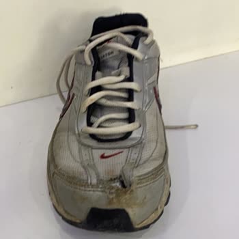 Aldığım Ayakkabının Rengi Soldu Ve Ön Kısmı Patladı