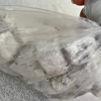 Aldığım Lokumlar Kısa Sürede Kurtlandı!