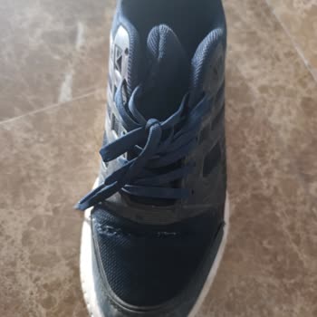 Kısa Sürede Yıpranan Ayakkabıya Garanti Reddi Mağduriyet Yaşattı