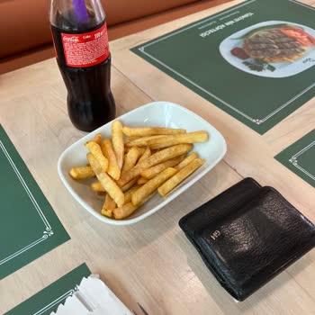 Köfteci Ramiz Mavibahçe'de Ekonomik Menüye Erişim Engeli Ve Ücret Farkı Sorunu