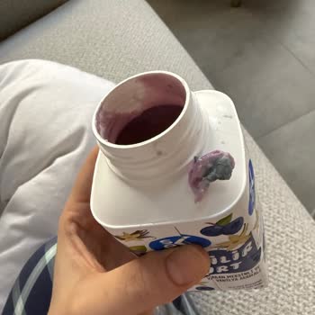 Sek İçilebilir Yoğurtta Plastik Benzeri Maddeyle Karşılaştım