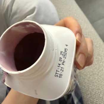 Sek İçilebilir Yoğurtta Plastik Benzeri Maddeyle Karşılaştım