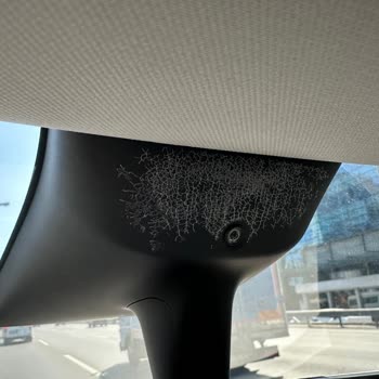 Tesla Model Y'de Garanti Kapsamındaki Plastik Aksamda Beklenmedik Deformasyon