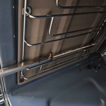 Garanti Kapsamındaki Ankastre Sette İlk Kullanımda Kalıcı Lekeler Ve İade Sorunu