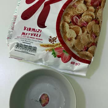 Kellogg’s Special K Gevreğinde Çamurlu Çilek Ve İlgisiz Müşteri Hizmeti