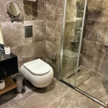 Otel Ve Aracı Firma Tarafından Oda Sorunu Ve İade Mağduriyeti