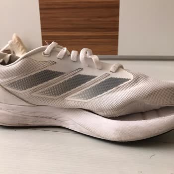 Garanti Kapsamındaki Adidas Ayakkabıda Kısa Sürede Açılma Ve Astar Sorunu