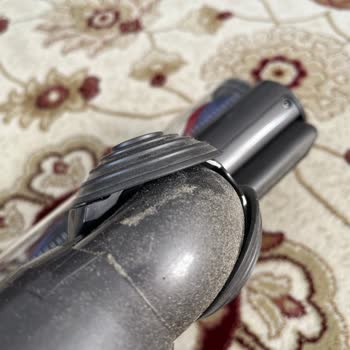 Dyson V15 Süpürge Başlığı Toz Kaçırıyor, Çözüm Bulunamadı