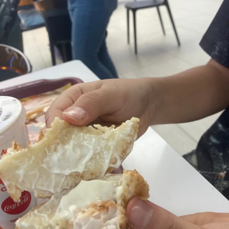 Popeyes Şubesinde Sürekli Eksik Malzemeli Hamburger Ve Çözüm Sunulmaması