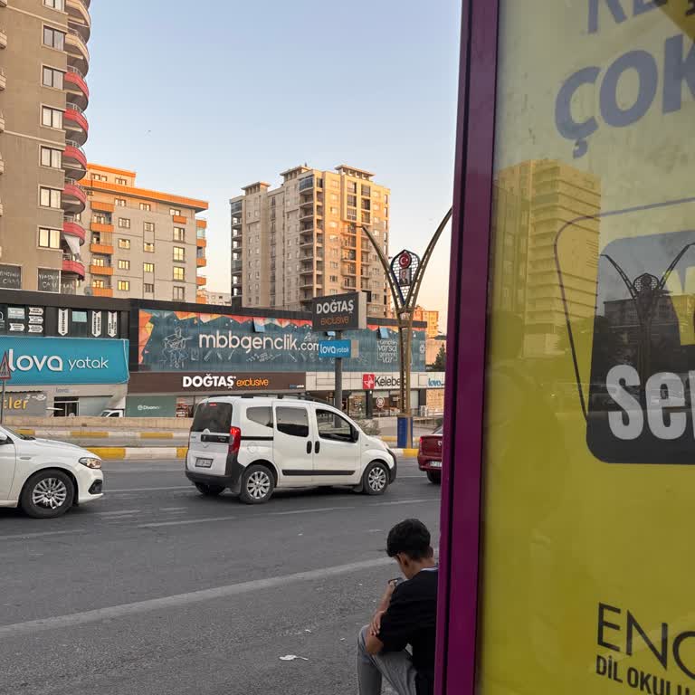 Mardin Büyükşehir Belediyesi Martus Otobüsü Durakta Durmadan Geçti!