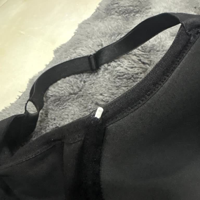 Suwen'den Alınan Sütyenin İlk Giyimde Baleni Çıktı, Değişim Talep Ediyorum