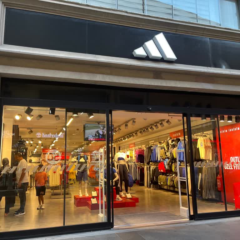 Mağazada Saygısız Ve Baskıcı Tutum Alışveriş Deneyimimizi Olumsuz Etkiledi