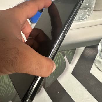 Samsung S23 Ultra'da Kısa Sürede Batarya Şişmesi Problemi