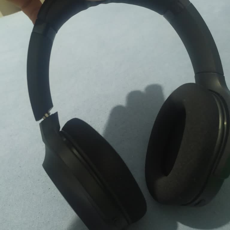 Media Markt Razer Barracuda Kulaklıkta Bağlantı Ve Menteşe Sorunları İçin Çözüm Bekliyorum