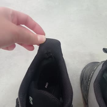 Kısa Sürede Yıpranan Ayakkabı Ve Yetersiz Müşteri Hizmeti