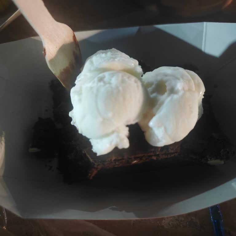 Bayat Brownie Ve İlgisiz Mağaza Personeli Nedeniyle Hayal Kırıklığı