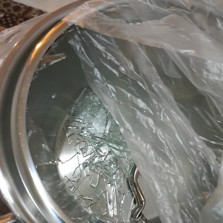 Kırık Kapak İçin Garanti Kapsamında Değişim Talebim Karşılanmadı