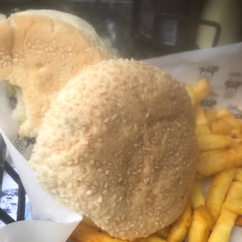 Küflü Hamburger Ekmeği Ve İlgisiz İşletme Mağduriyeti