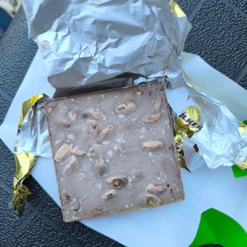 Taze Olmayan Ülker Antep Fıstıklı Çikolata Ve Beyazlık Sorunu